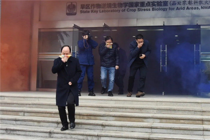 10疏散演练.jpg