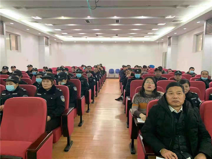 参训人员认真学习.jpg