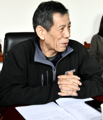 3王云峰副处长主持会议.jpg