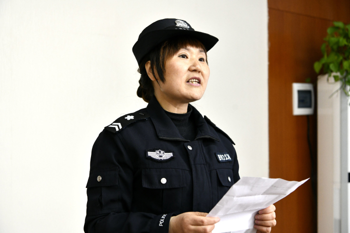6执勤人员肖保莉表决心.jpg