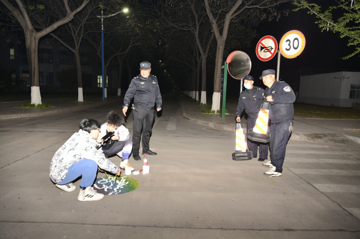 8帮助志愿者.jpg
